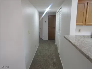 Photo #6: 2385032 Listing 