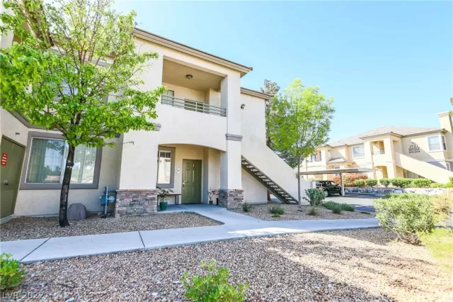 MLS: 2385069 Condo For Sale