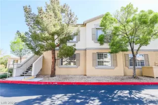 Photo #2: 2385069 Listing 