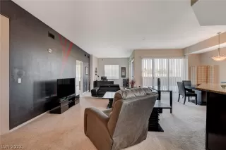 Photo #2: 2385072 Listing 