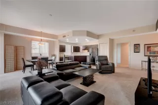 Photo #5: 2385072 Listing 