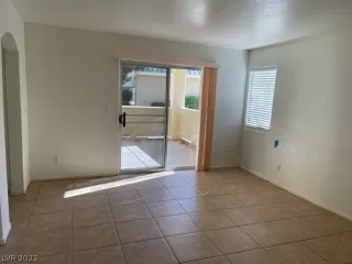 Photo #4: 2385083 Listing 