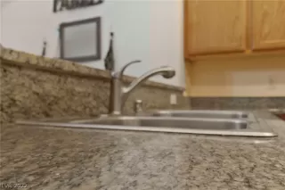 Photo #6: 2385088 Listing