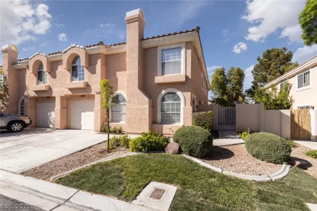 MLS: 2385093 Condo For Sale