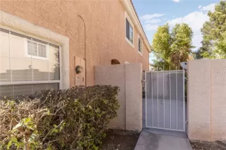 Photo #3: 2385093 Listing 