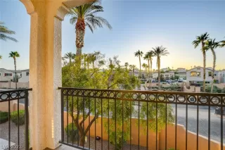 Photo #1: 2385161 Listing 