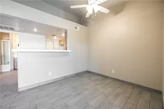 Photo #5: 2385163 Listing 