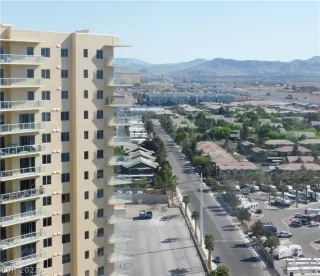Photo #2: 2385226 Listing 