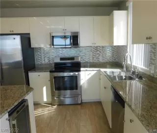 Photo #3: 2385226 Listing 