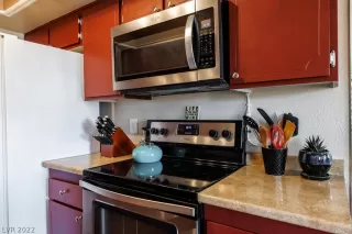 Photo #3: 2385251 Listing