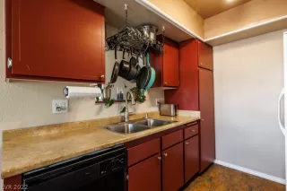 Photo #4: 2385251 Listing