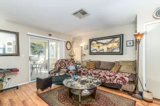 Photo #2: 2385264 Listing