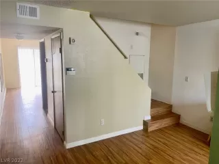 Photo #2: 2385265 Listing