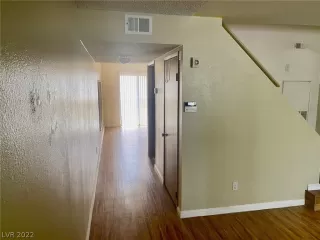 Photo #3: 2385265 Listing