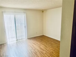 Photo #5: 2385265 Listing