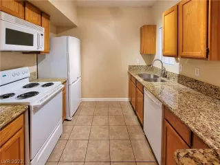 Photo #3: 2385276 Listing