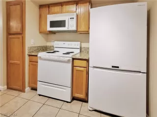 Photo #4: 2385276 Listing