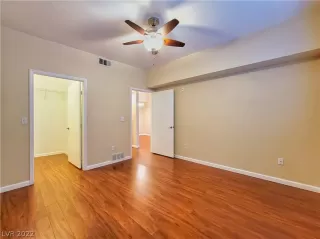 Photo #6: 2385276 Listing