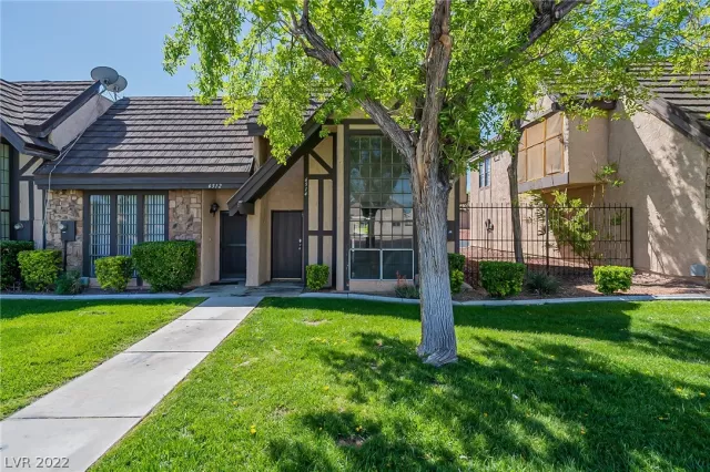 MLS: 2385282 Condo For Sale