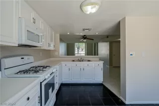 Photo #1: 2385282 Listing 