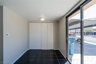 Photo #5: 2385282 Listing 