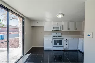 Photo #6: 2385282 Listing 