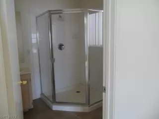 Photo #5: 2385301 Listing