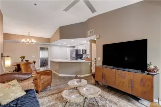 Photo #4: 2385314 Listing 