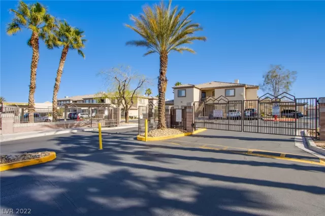 MLS: 2385330 Condo For Sale