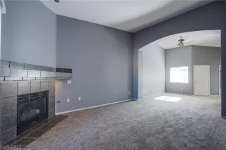 Photo #4: 2385330 Listing 