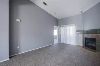 Photo #5: 2385330 Listing 