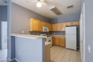 Photo #6: 2385330 Listing 