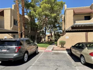 Photo #2: 2385337 Listing