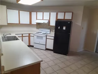 Photo #3: 2385337 Listing