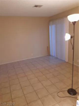 Photo #4: 2385337 Listing