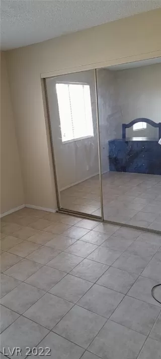 Photo #6: 2385337 Listing