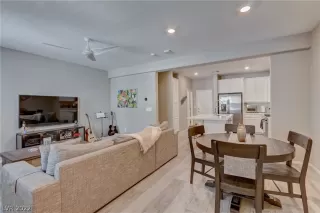 Photo #4: 2385339 Listing 