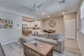 Photo #5: 2385339 Listing 