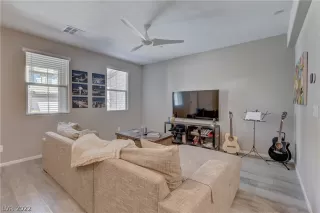 Photo #6: 2385339 Listing 