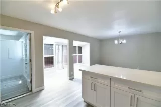 Photo #2: 2385342 Listing