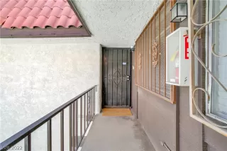 Photo #3: 2385351 Listing 