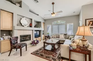 Photo #5: 2385360 Listing