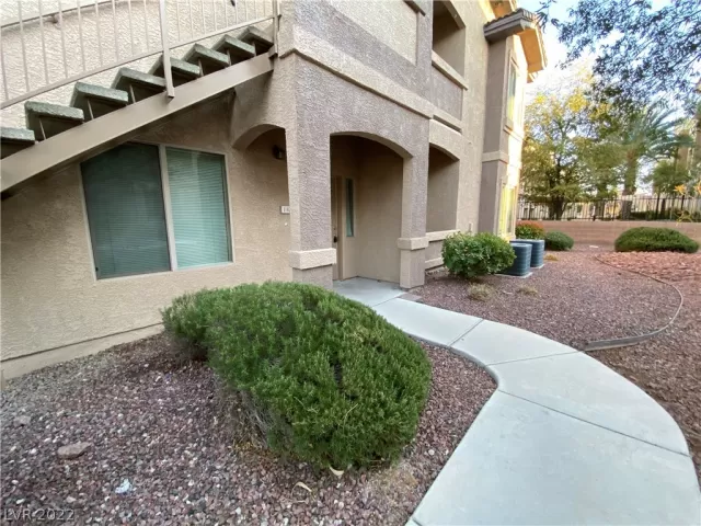 MLS: 2385388 Condo For Sale