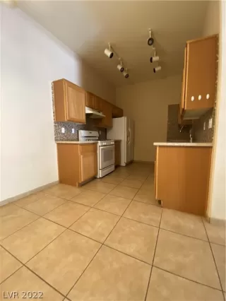 Photo #4: 2385388 Listing 