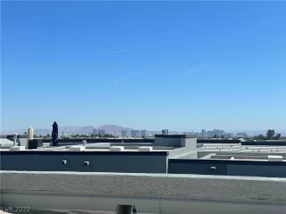 Photo #3: 2385399 Listing 