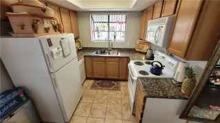 Photo #2: 2385403 Listing