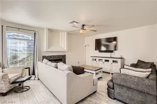 Photo #4: 2385415 Listing 