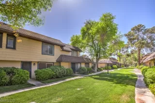 Photo #1: 2385452 Listing