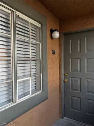 Photo #2: 2385453 Listing