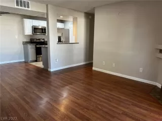 Photo #3: 2385453 Listing